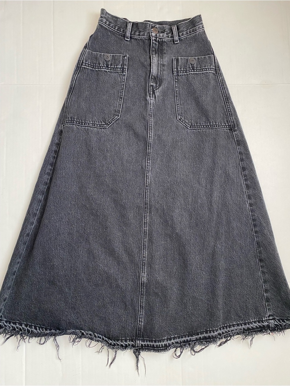 MOUSSY Size 1 Charcoal Gray Denim Maxi Skirt Raw Frayed Hem Utility Pockets